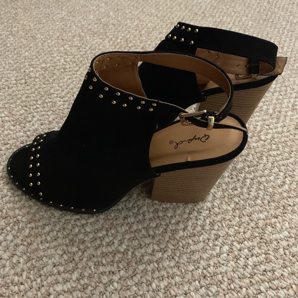 Qupid Black Open Toe Booties